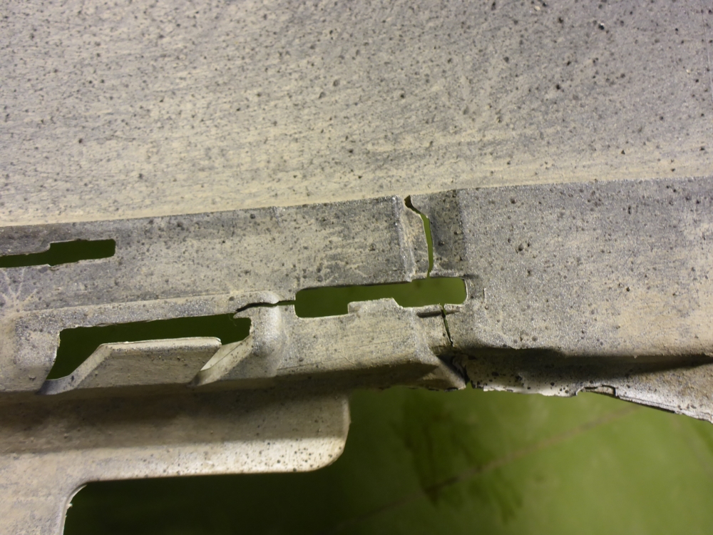 Бампер задний