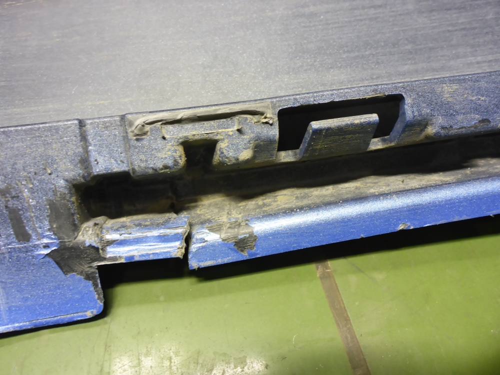 Бампер задний