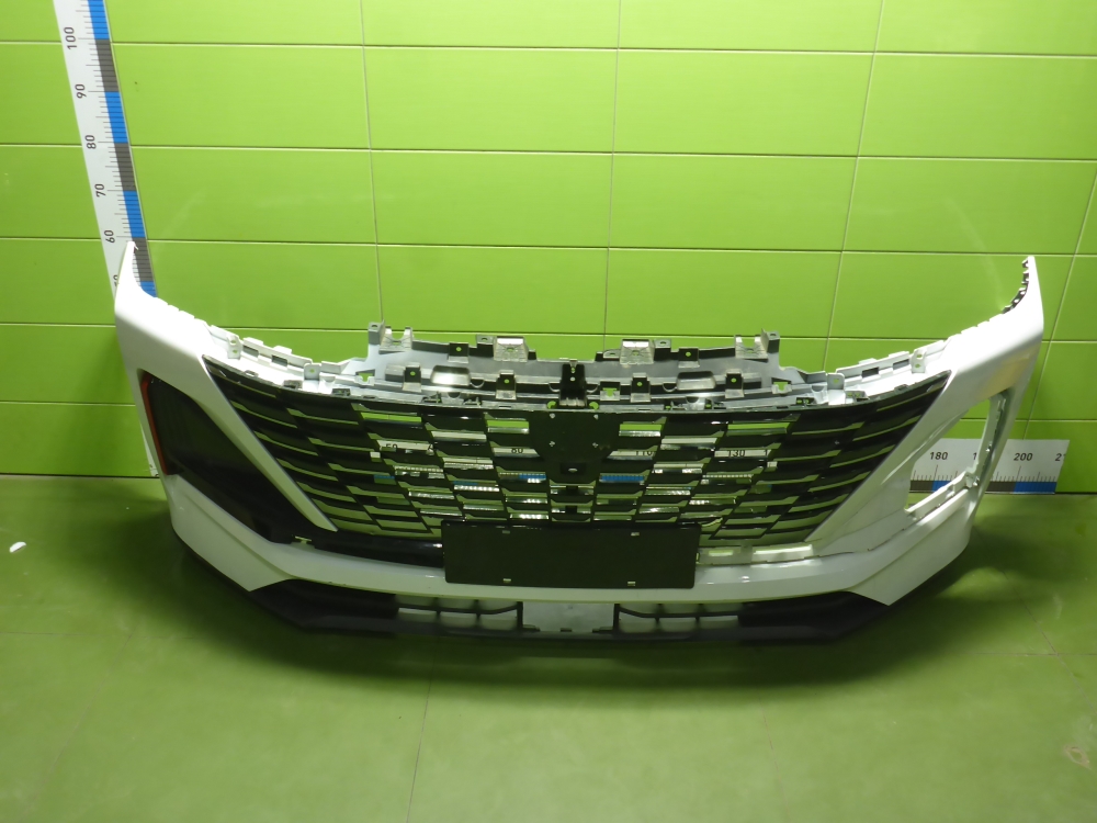 Бампер передний