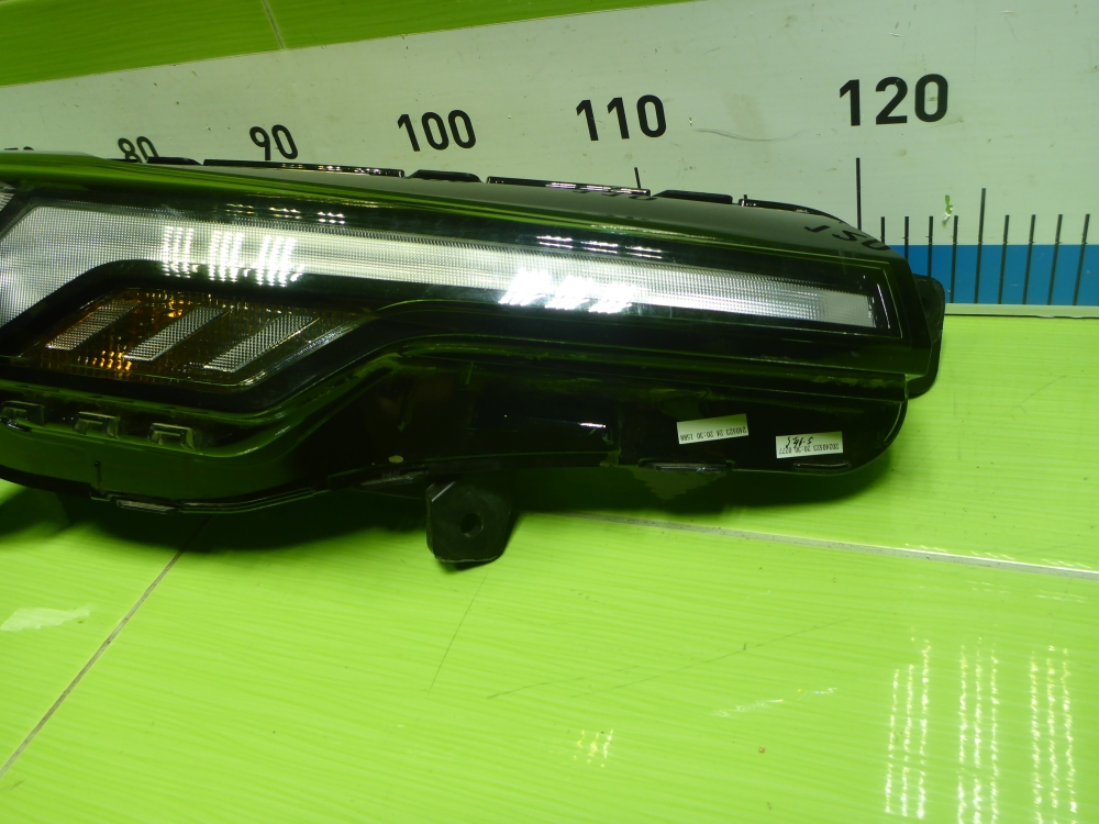 Фара дневного света правая (ходовые огни)