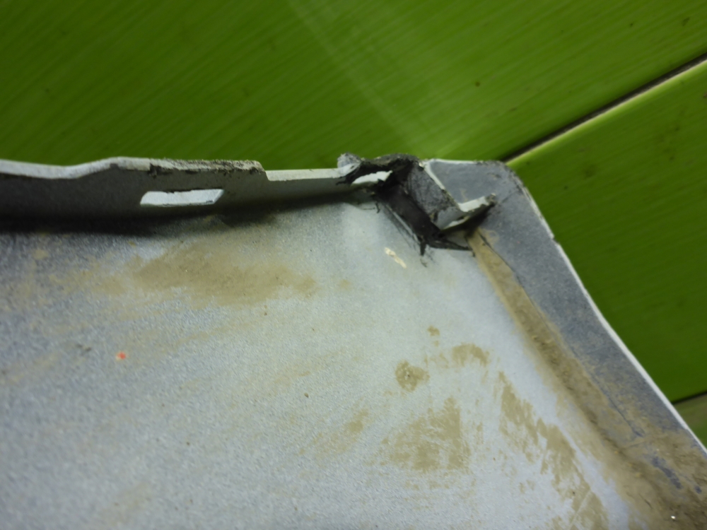 Бампер задний