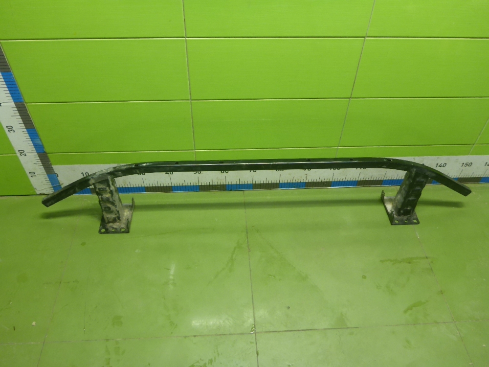 Усилитель переднего бампера