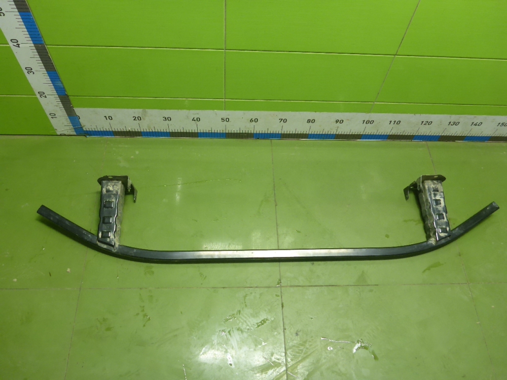 Усилитель переднего бампера