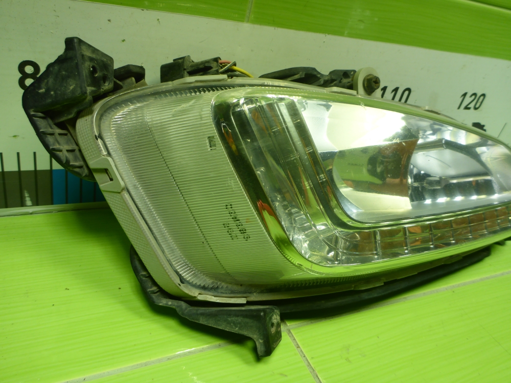 Фара противотуманная правая