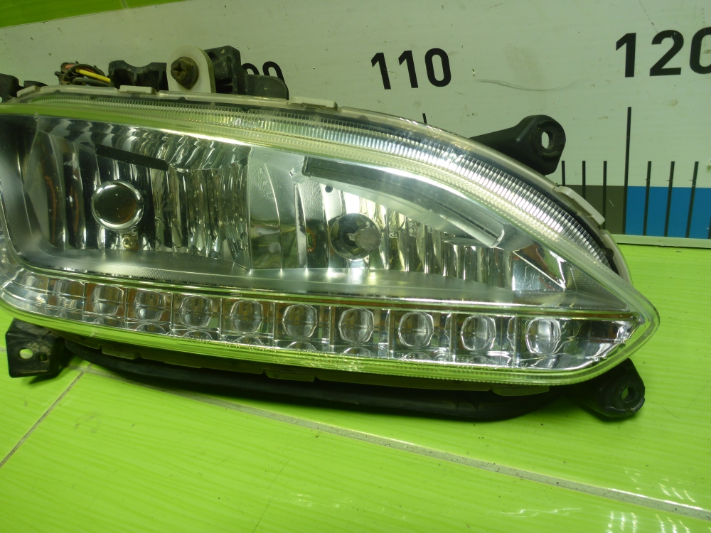 Фара противотуманная правая