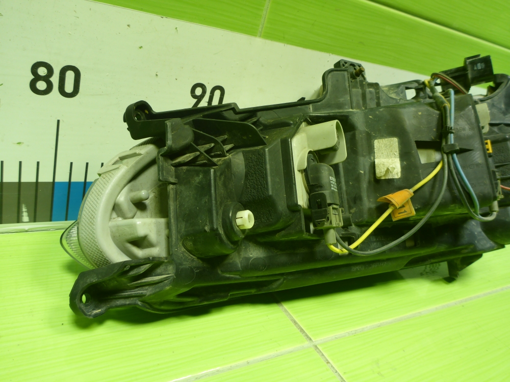 Фара противотуманная правая