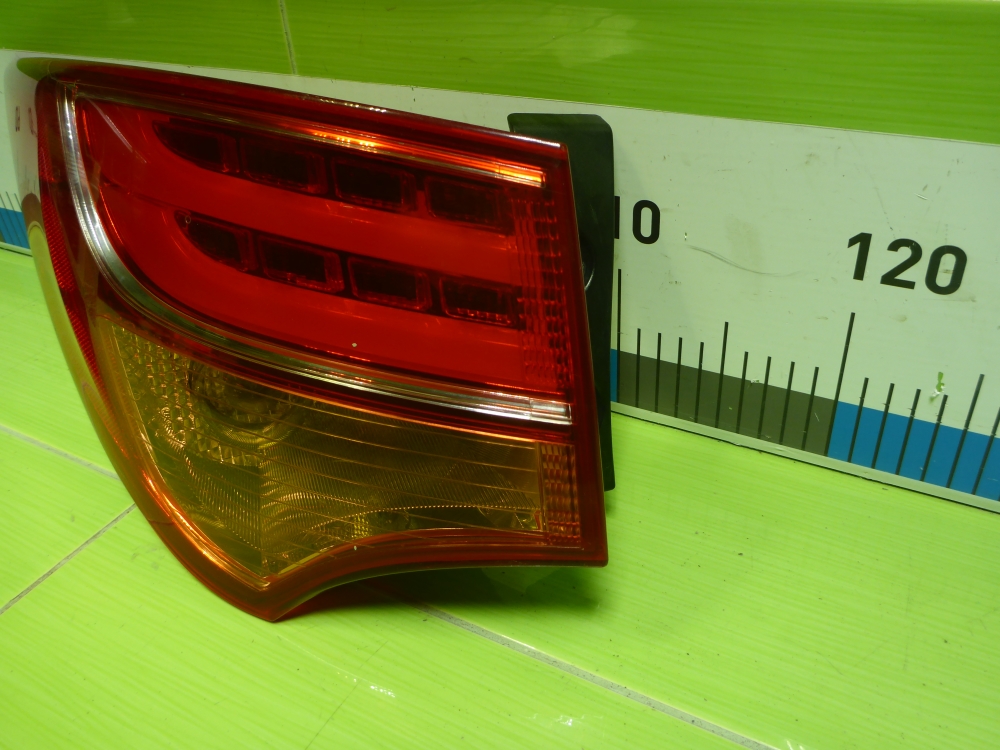 Фонарь задний наружный левый