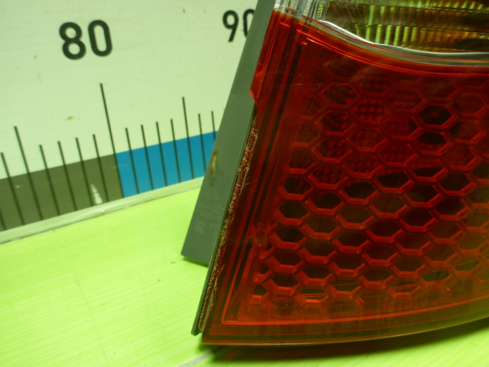 Фонарь задний наружный правый