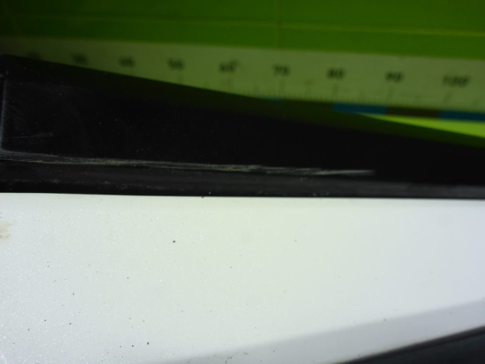 Накладка двери передней правой