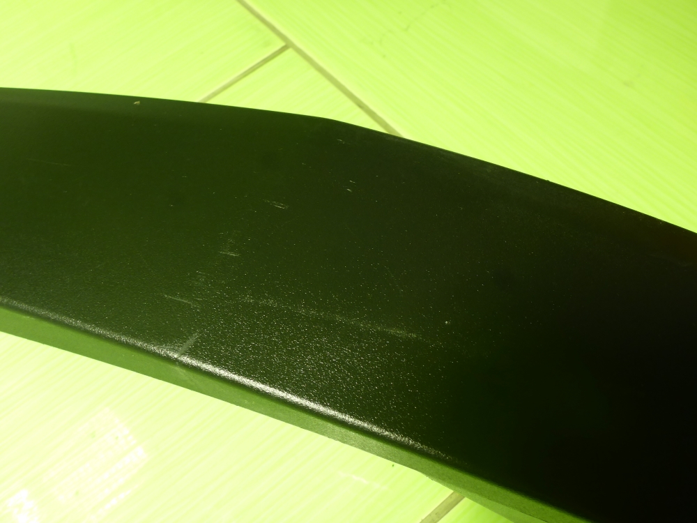 Накладка переднего крыла левого