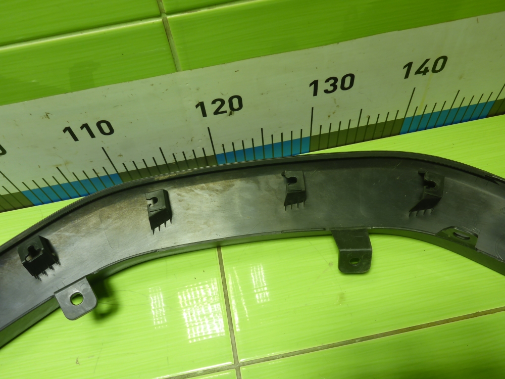 Накладка переднего крыла левого