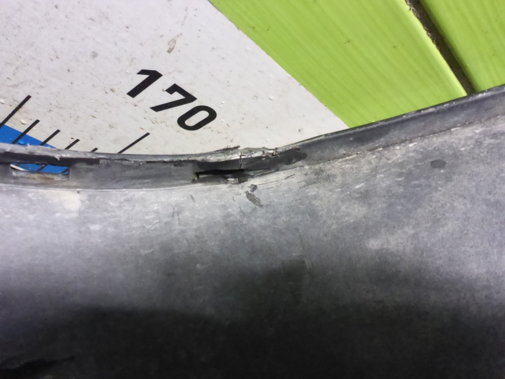 Бампер задний