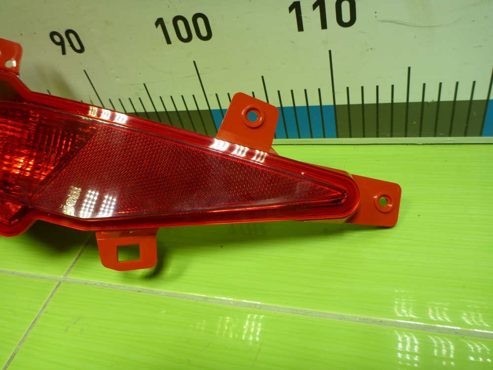 Фонарь задний в бампер левый
