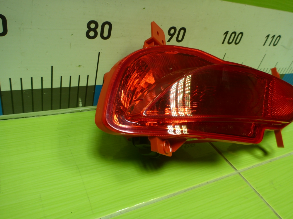 Фонарь задний в бампер левый