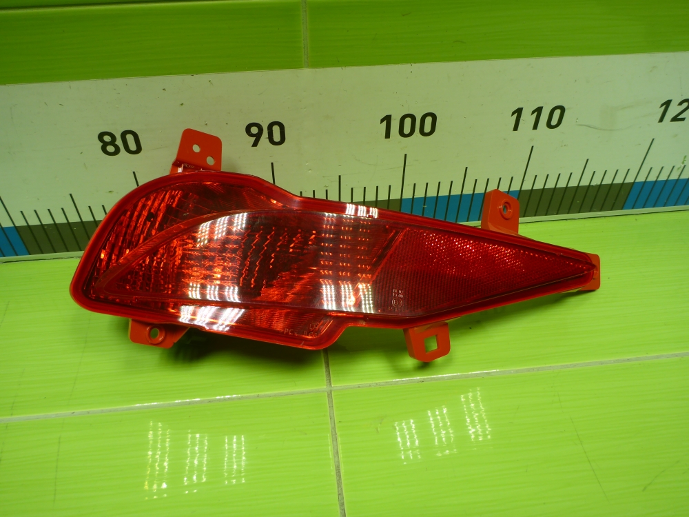 Фонарь задний в бампер левый