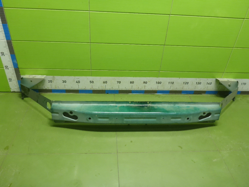 Усилитель переднего бампера