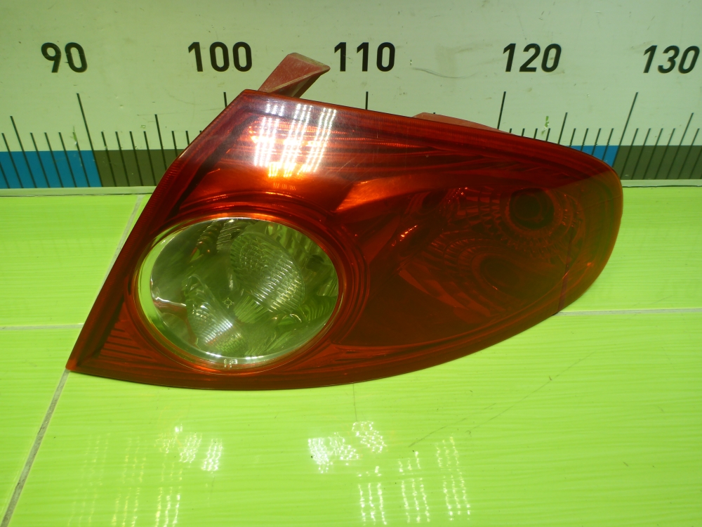 Фонарь задний наружный правый