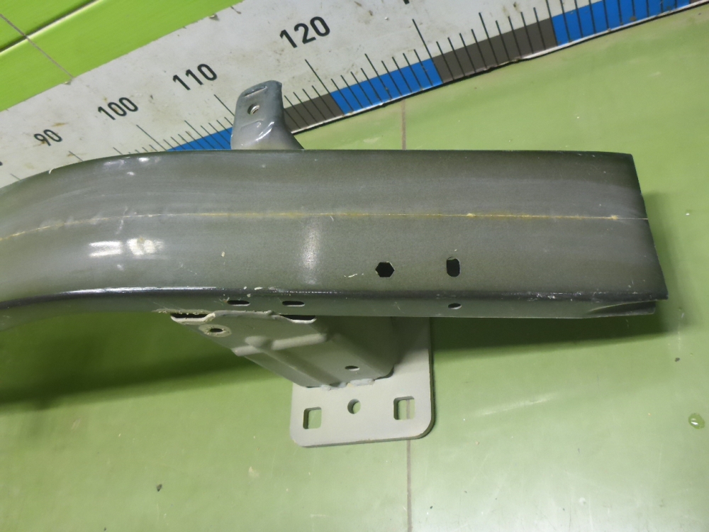 Усилитель переднего бампера