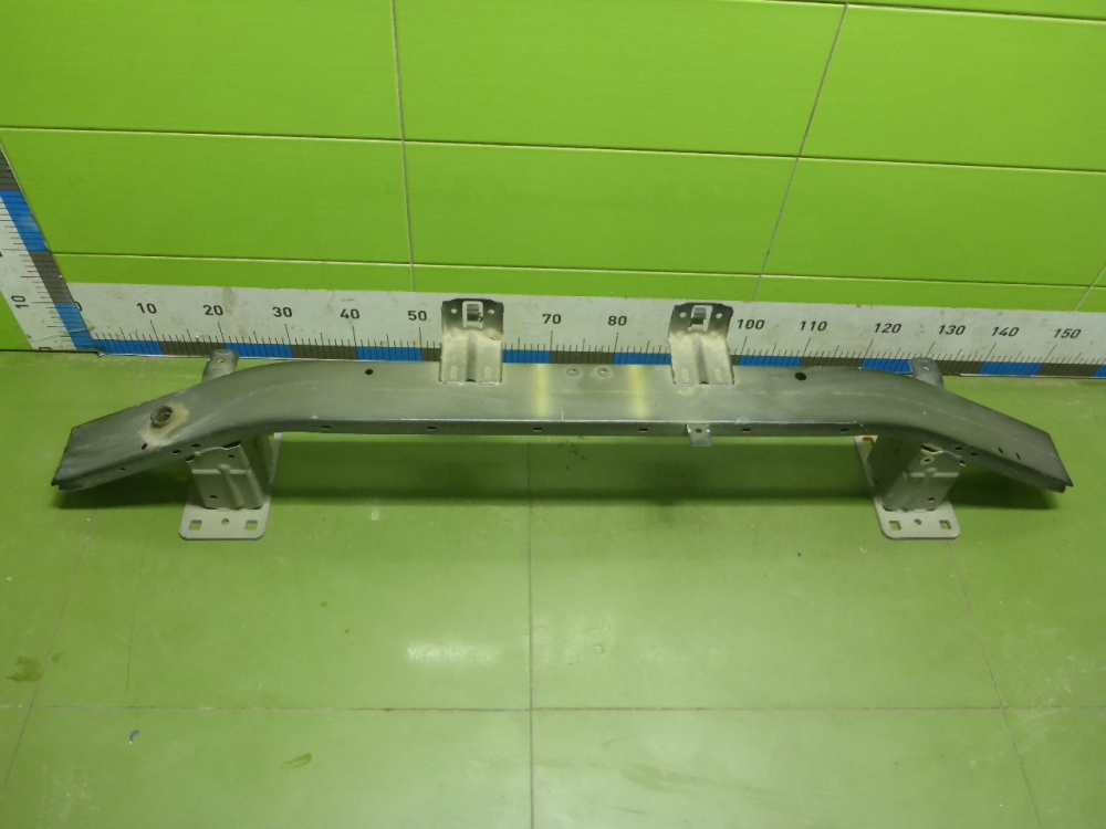 Усилитель переднего бампера