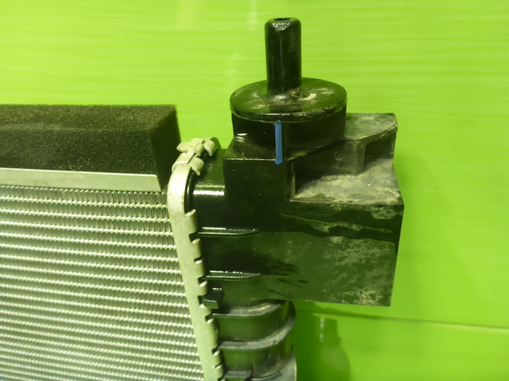 Радиатор охлаждения двигателя основной