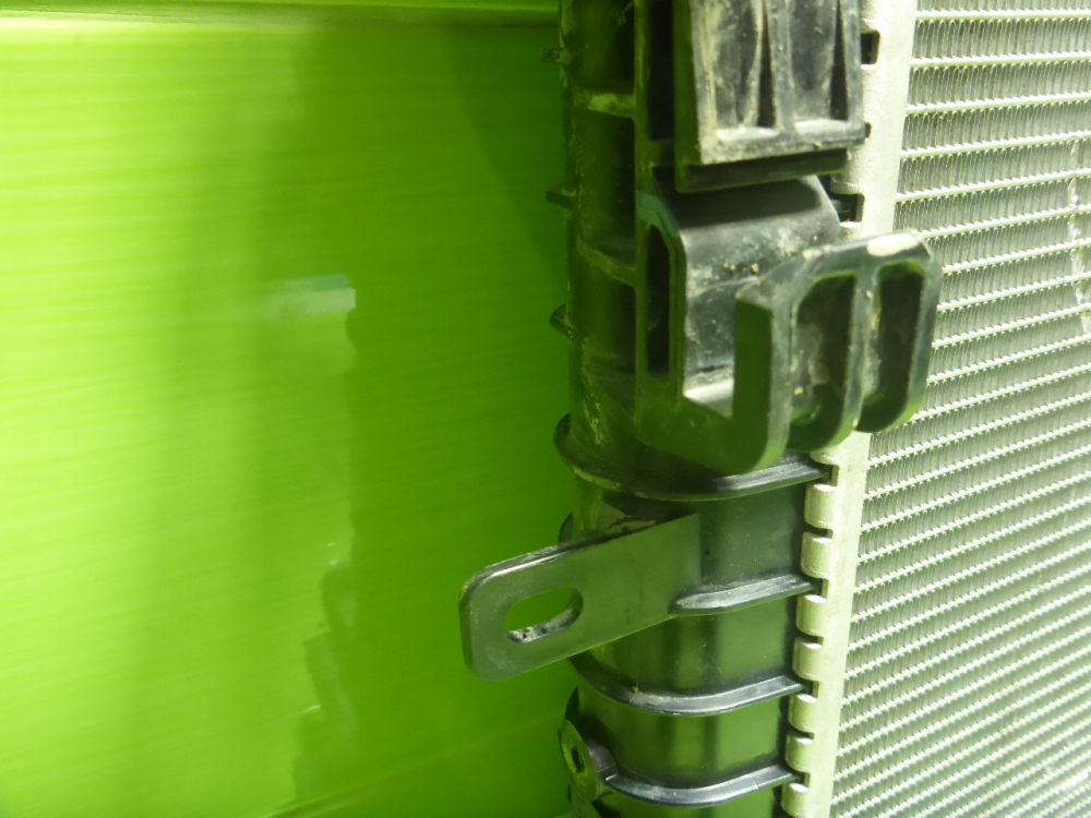 Радиатор охлаждения двигателя основной