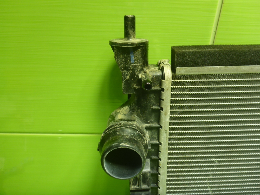 Радиатор охлаждения двигателя основной