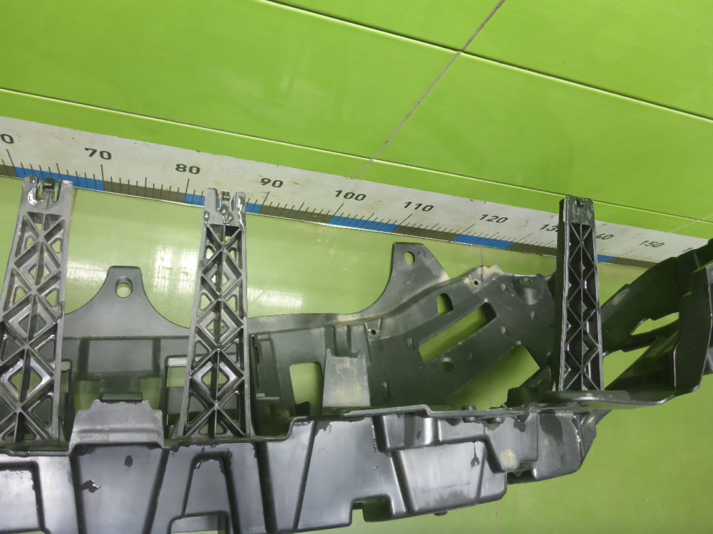 Кронштейн переднего бампера