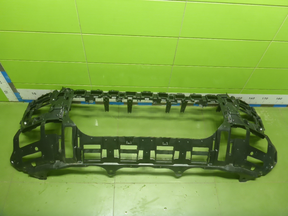 Кронштейн переднего бампера