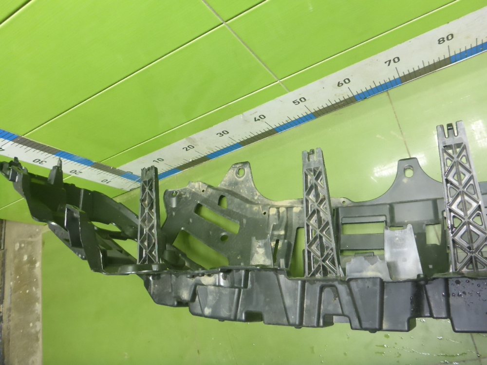 Кронштейн переднего бампера