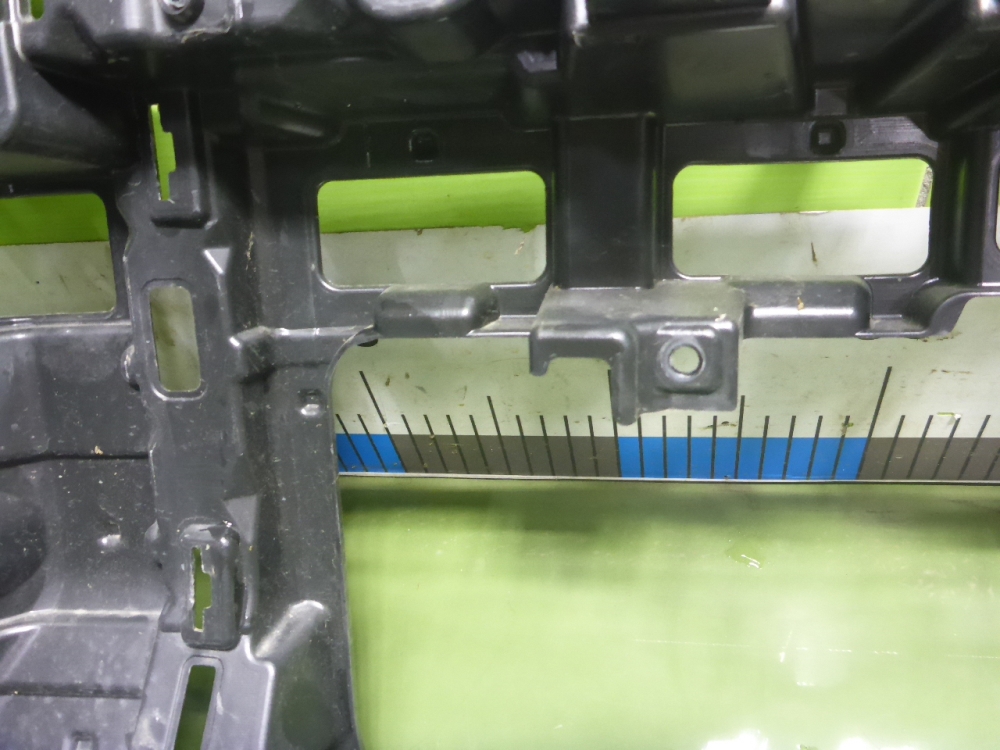 Кронштейн переднего бампера