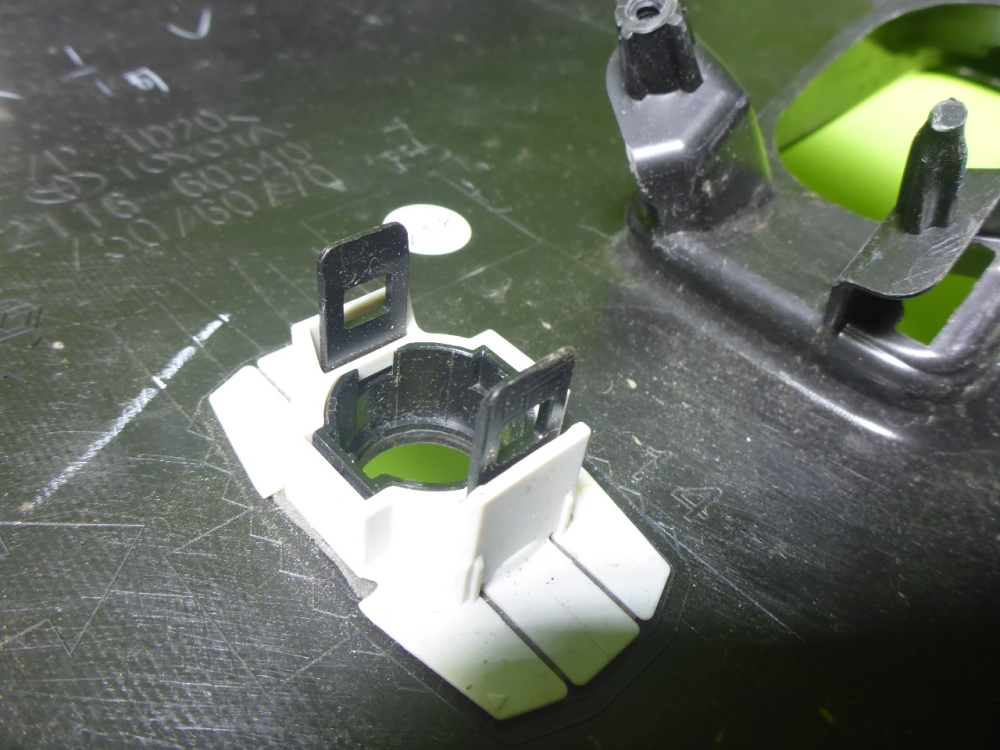 Накладка переднего бампера левая