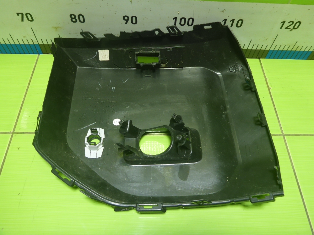 Накладка переднего бампера левая