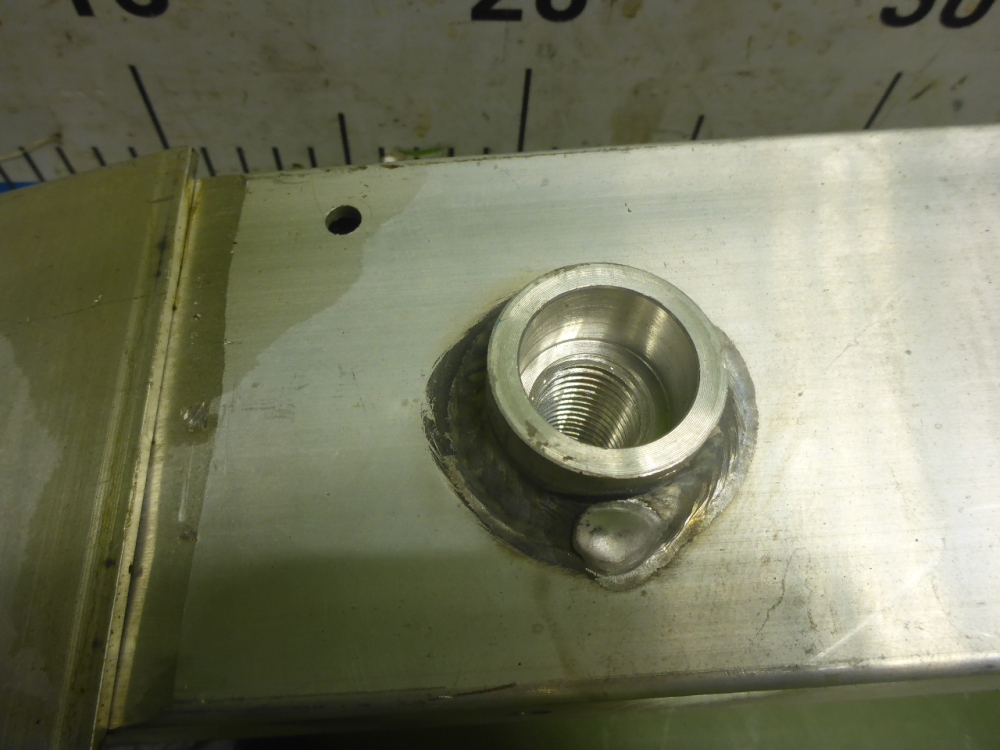 Усилитель переднего бампера