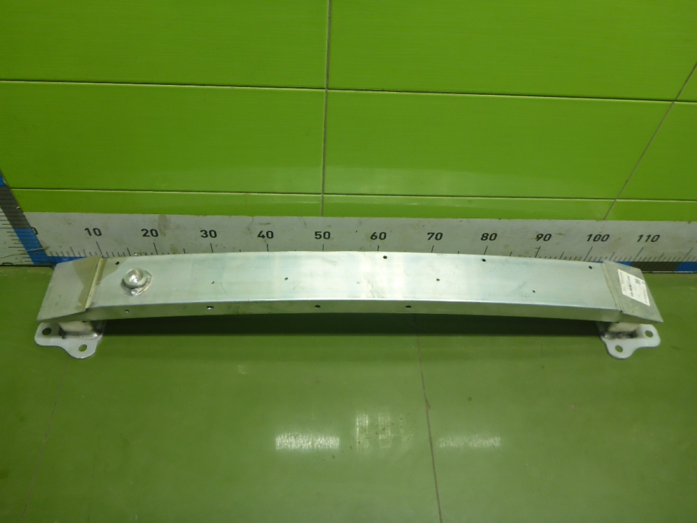 Усилитель переднего бампера