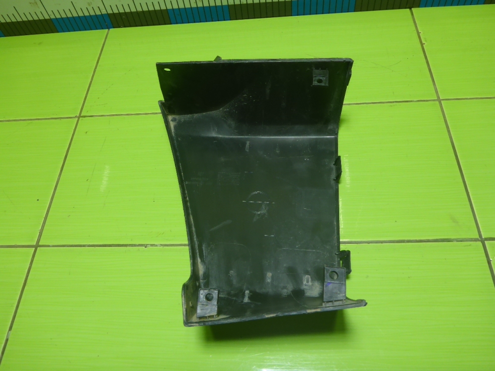 Накладка заднего бампера правая