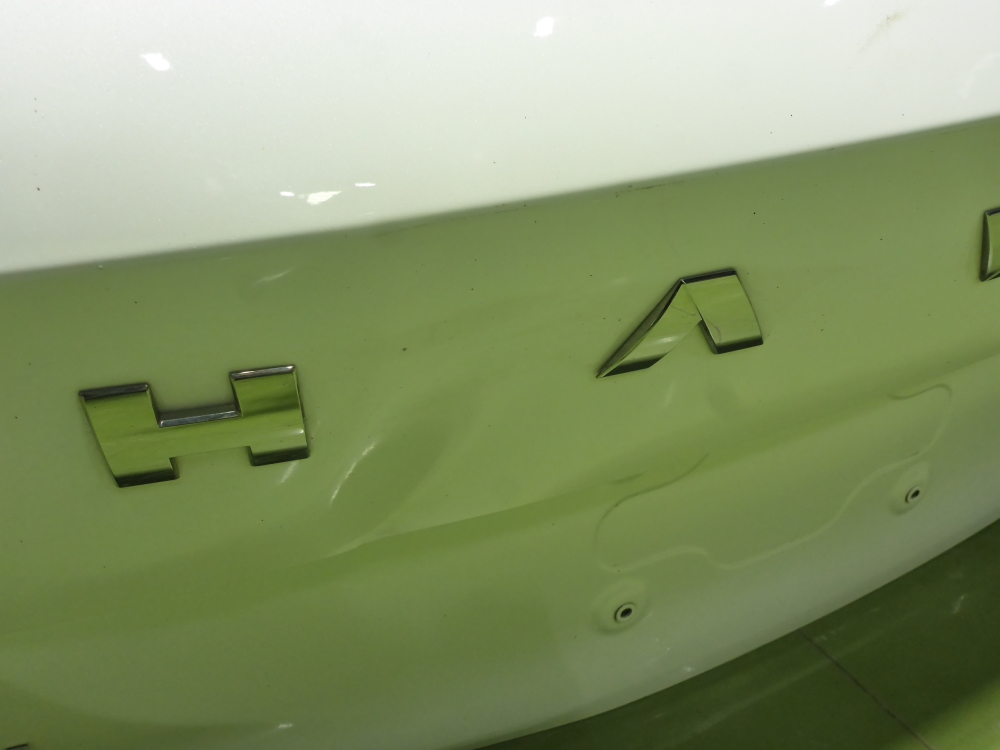 Дверь багажника