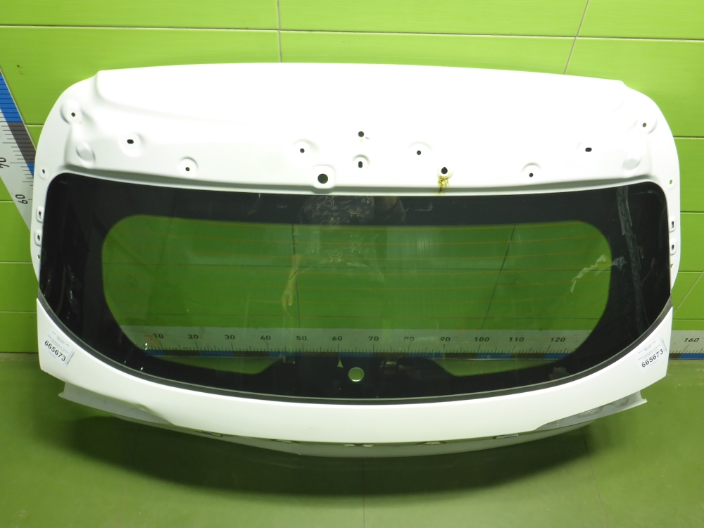 Дверь багажника