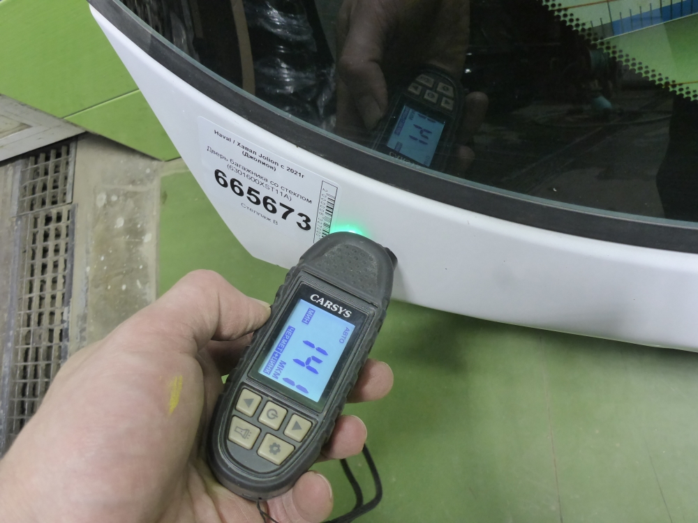 Дверь багажника