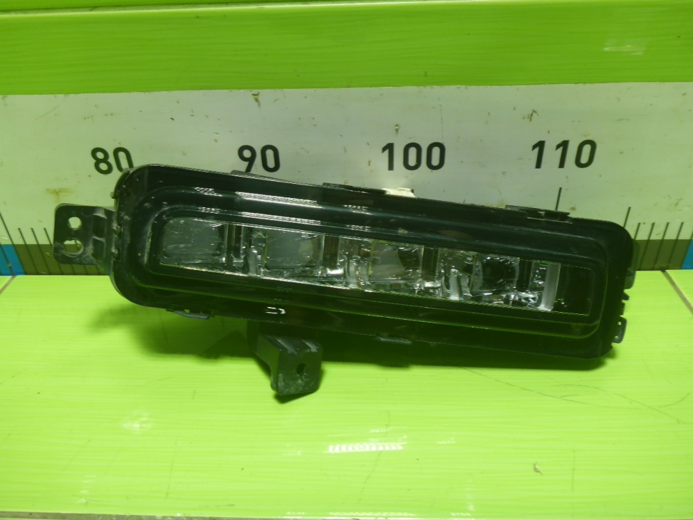 Фара противотуманная правая