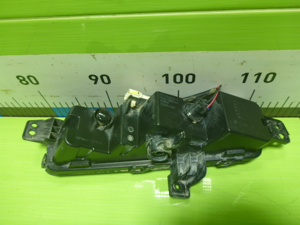 Фара противотуманная правая