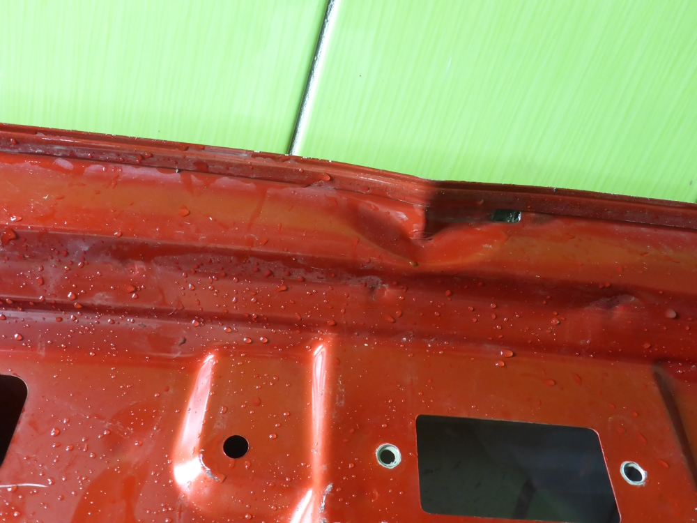 Дверь багажника