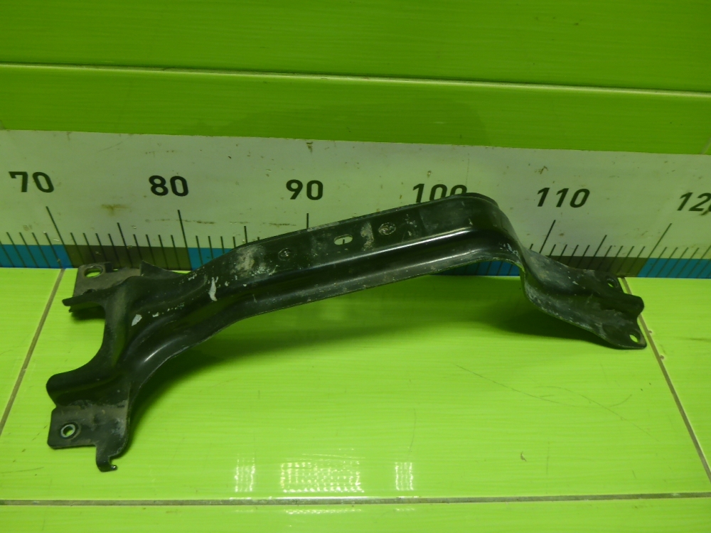 Кронштейн передней панели