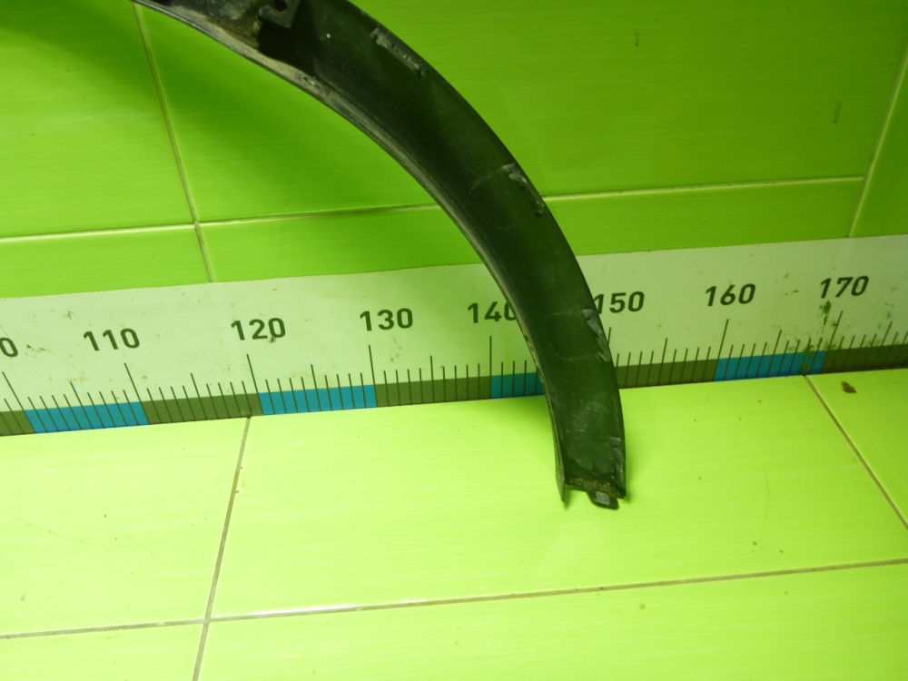 Накладка переднего крыла левого