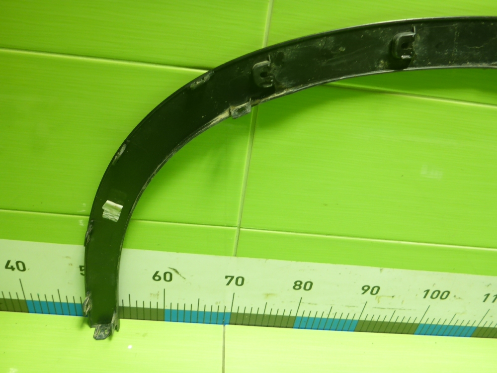 Накладка переднего крыла правого