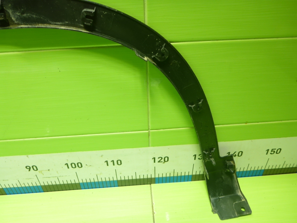 Накладка переднего крыла правого