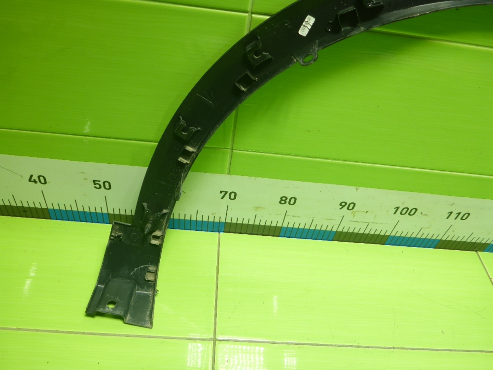 Накладка переднего крыла левого