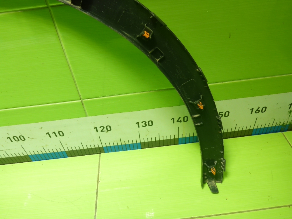 Накладка переднего крыла левого