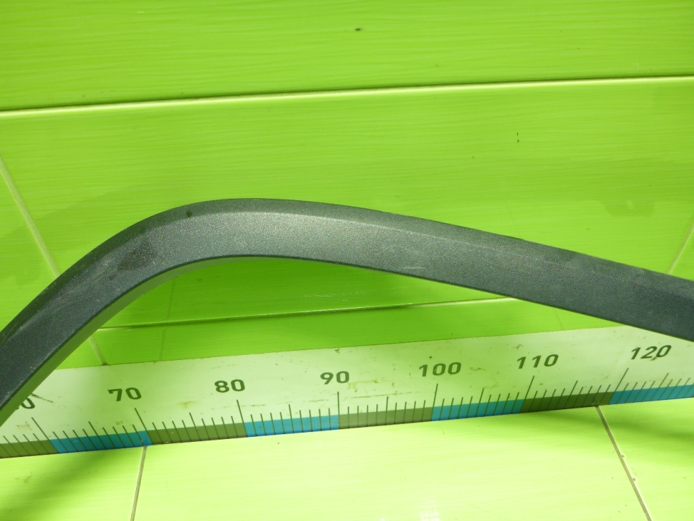 Накладка переднего крыла правого