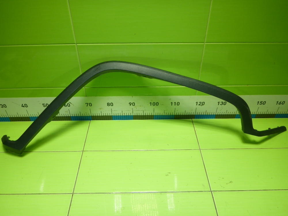 Накладка переднего крыла правого