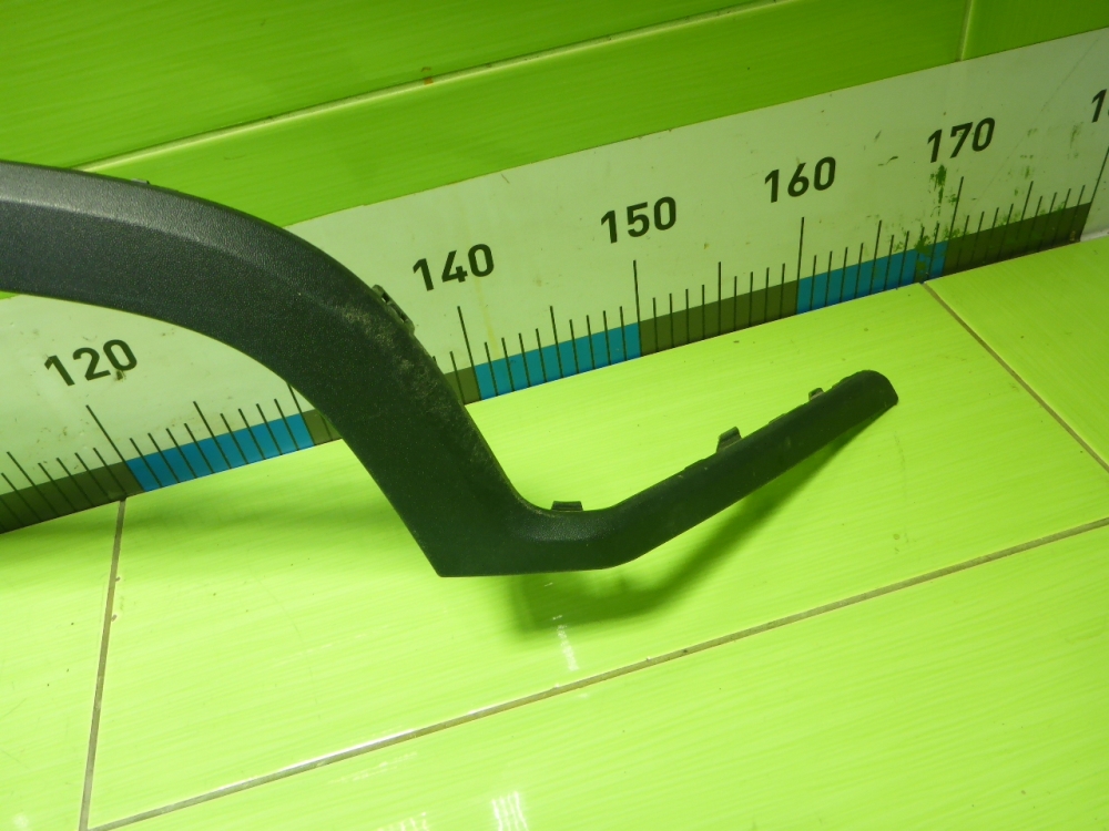 Накладка переднего крыла правого